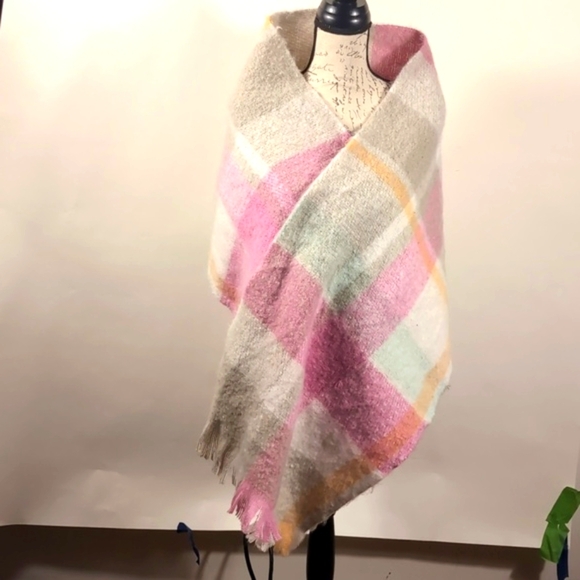 Steve Madden Throw Blanket Pink One Size Plaids - Picture 1 of 13